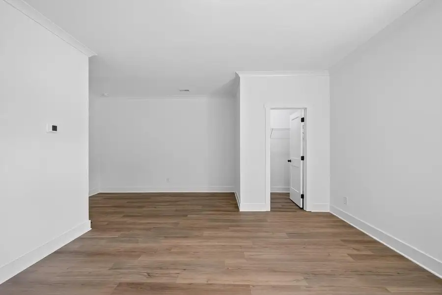 Spacious, unfurnished interior of a new home in Pinegate, Covington (Image 20).