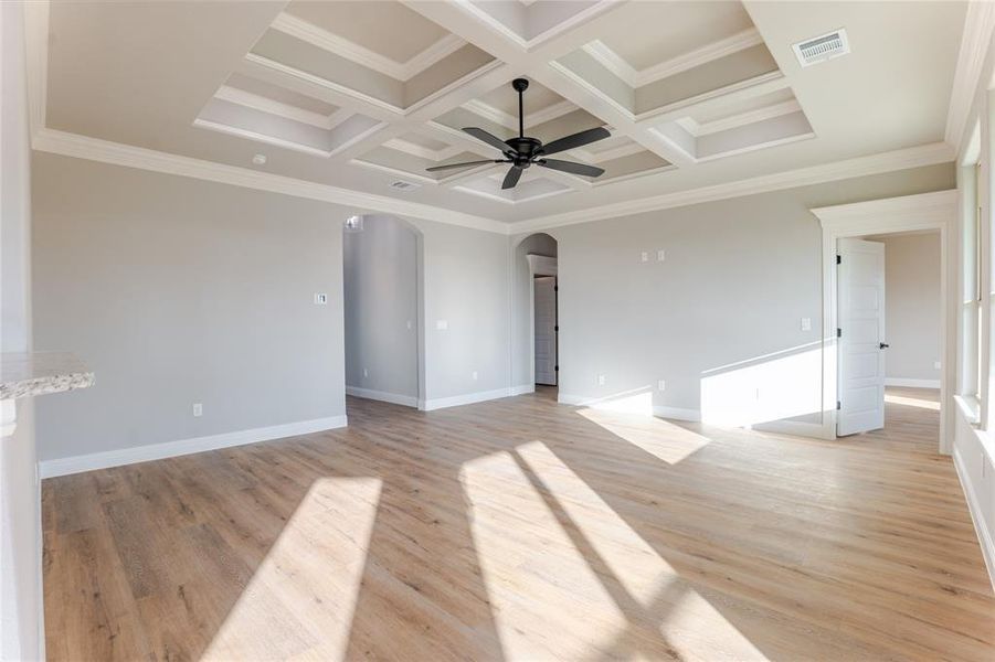 Spacious, unfurnished interior of a new home in , Tolar (Image 13).
