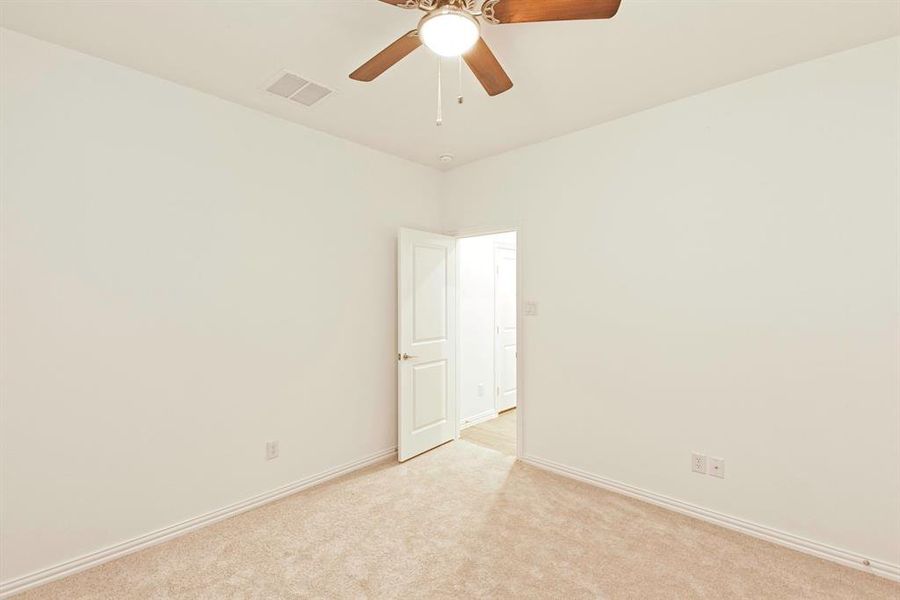 Spacious, unfurnished interior of a new home in Preserve at Honey Creek, McKinney (Image 28).