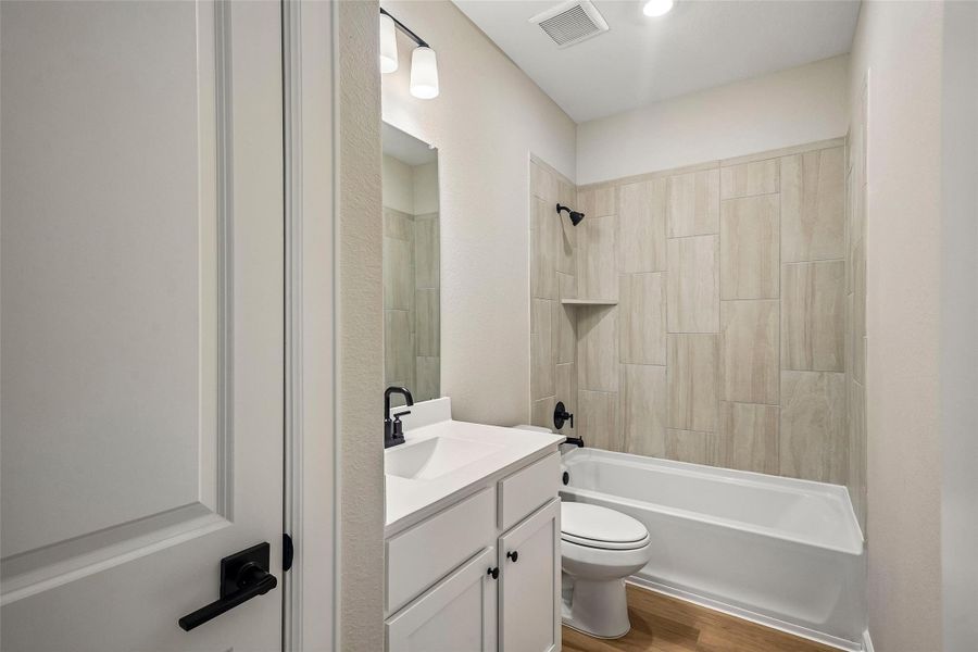 Furnished interior view inside a new home in Lago Mar, Texas City (Image 9). Furnished interior view inside a new home in Lago Mar, Texas City (Image 9).