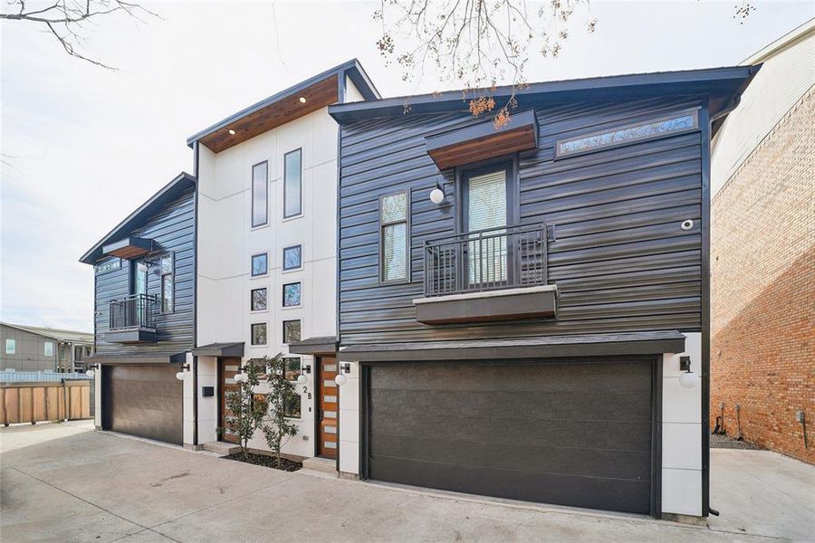 Front exterior of a new home in , Dallas, TX, highlighting curb appeal (Image 1). Front exterior of a new home in , Dallas, TX, highlighting curb appeal (Image 1).