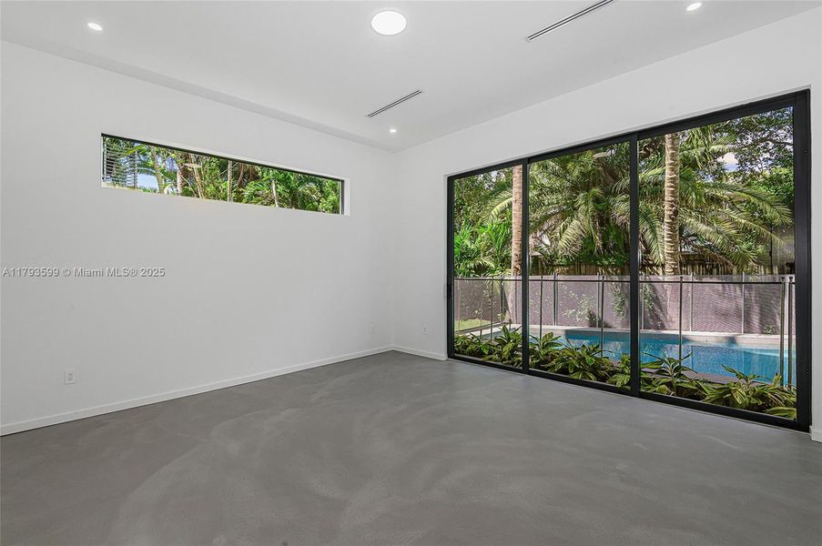 Spacious, unfurnished interior of a new home in , Miami (Image 21).