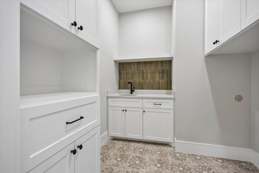 Furnished interior view inside a new home in , Houston (Image 7). Furnished interior view inside a new home in , Houston (Image 7).