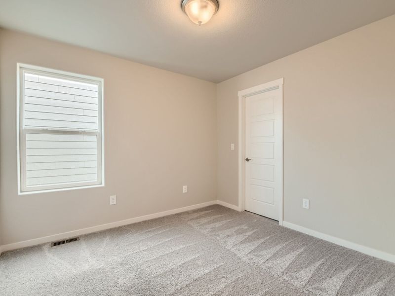 Representative unfurnished interior of a home built from the Onyx by View Homes in Lochbuie Station – Jewel Collection, Lochbuie (Image 18).