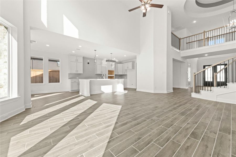 Spacious, unfurnished interior of a new home in Kresston - 65', Montgomery (Image 15).