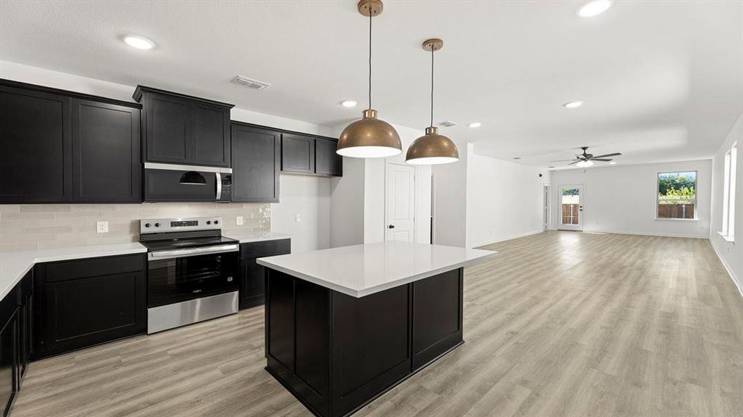 06. 2516 Yo Ranch - Kitchen (3) 06. 2516 Yo Ranch - Kitchen (3)