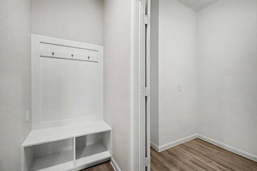 Spacious, unfurnished interior of a new home in Southwinds, Baytown (Image 20).