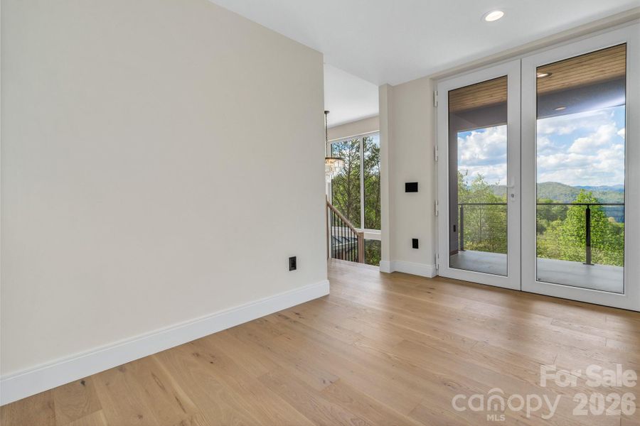 Spacious, unfurnished interior of a new home in , Leicester (Image 24).