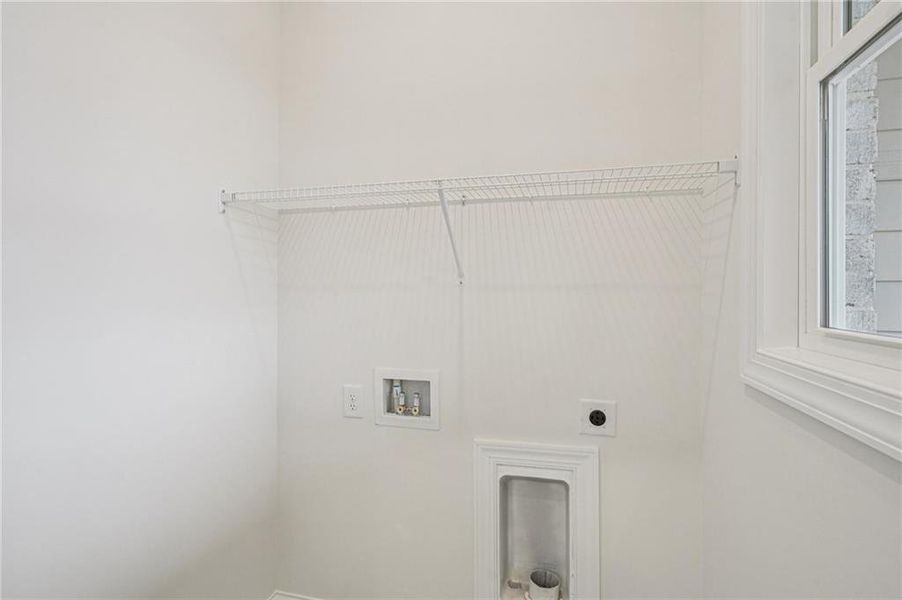 Spacious, unfurnished interior of a new home in Ward's Crossing Townhomes, Johns Creek (Image 18).