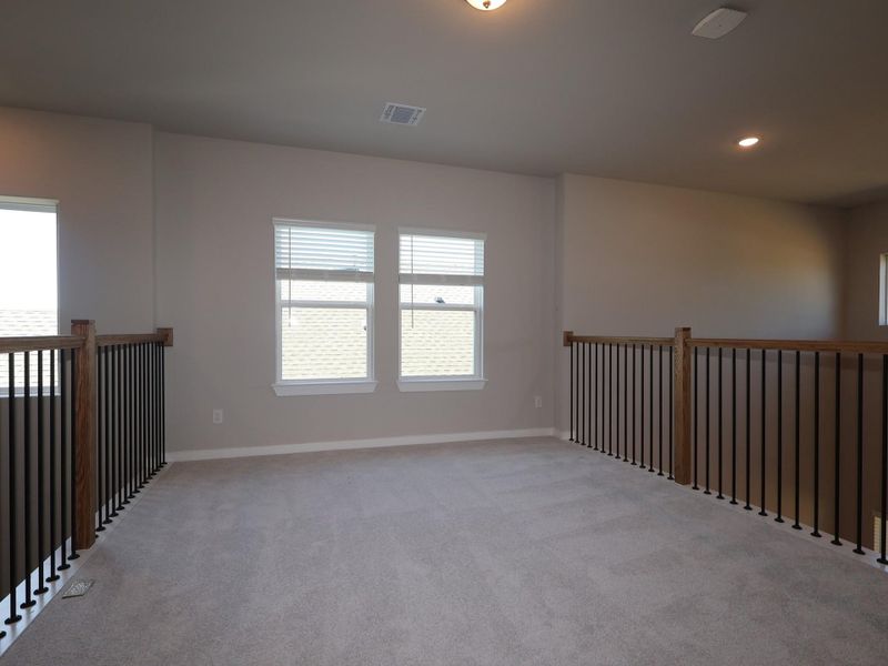 Spacious, unfurnished interior of a new home in Heritage, Dripping Springs (Image 7).