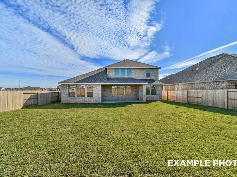Exterior details and patio area of a home in Sierra Vista, Rosharon (Image 3). Exterior details and patio area of a home in Sierra Vista, Rosharon (Image 3).