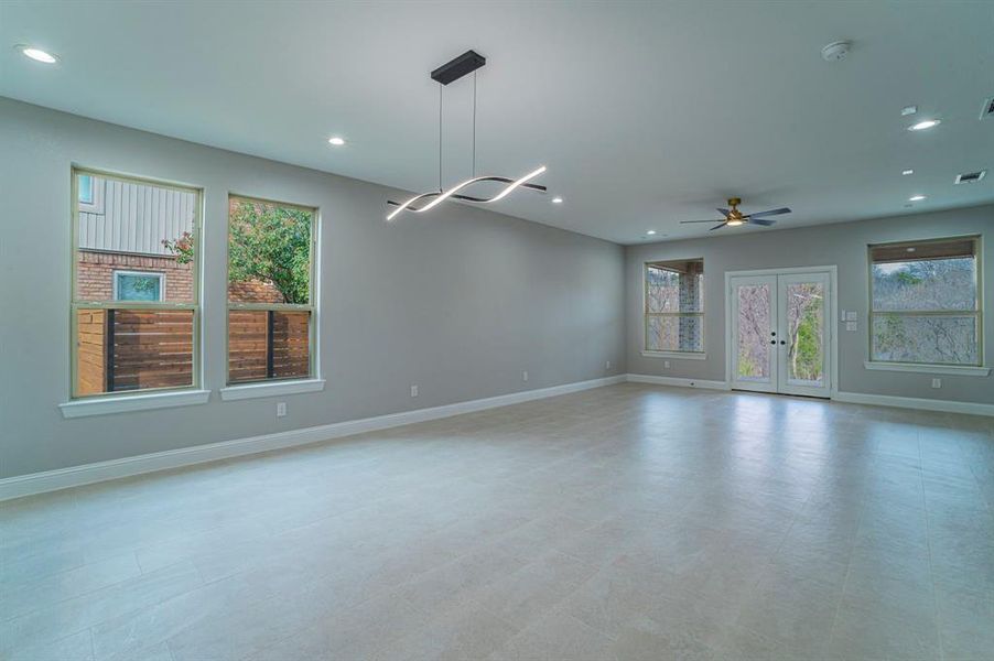 Spacious, unfurnished interior of a new home in , Dallas (Image 18).