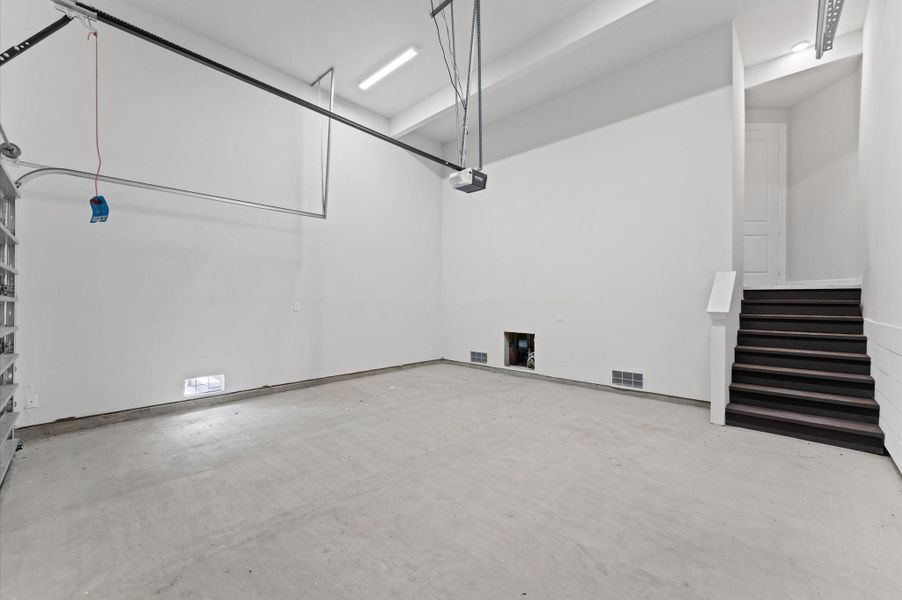 Spacious, unfurnished interior of a new home in , Seabrook (Image 21). Spacious, unfurnished interior of a new home in , Seabrook (Image 21).