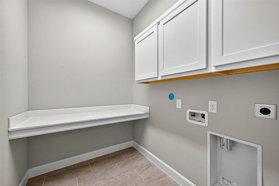 Spacious, unfurnished interior of a new home in Harvest Green 45', Richmond (Image 36).