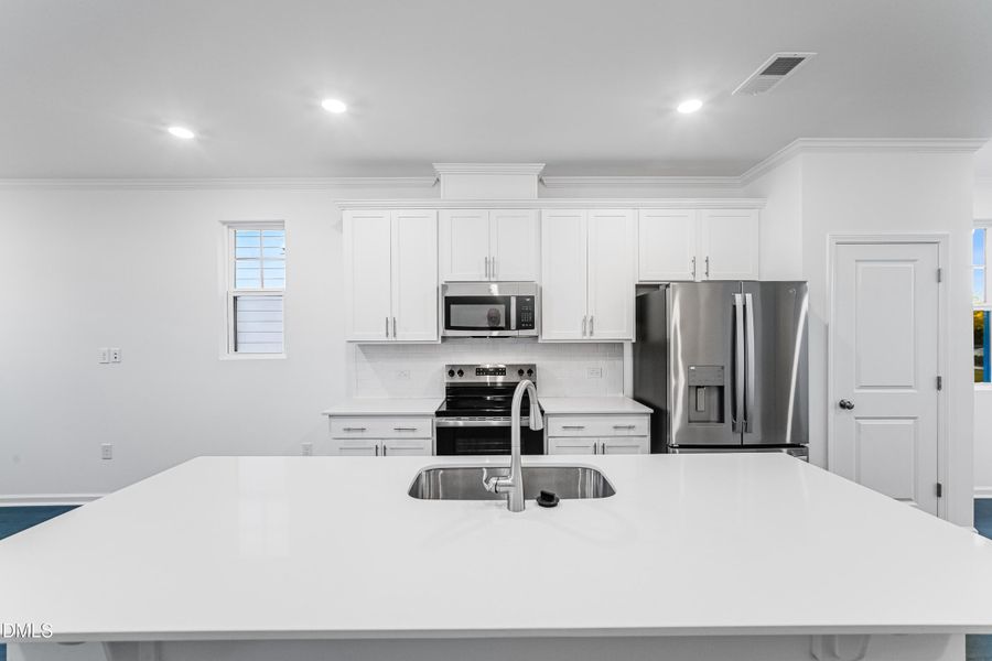 SUN_ElmGrove_Pic_Wyatt_Kitchen_1of7 SUN_ElmGrove_Pic_Wyatt_Kitchen_1of7
