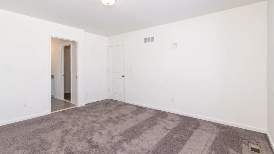 Representative unfurnished interior of a home built from the The Eaton by Norfolk Homes in Offsite Builds Southern Michigan, Ann Arbor (Image 46).
