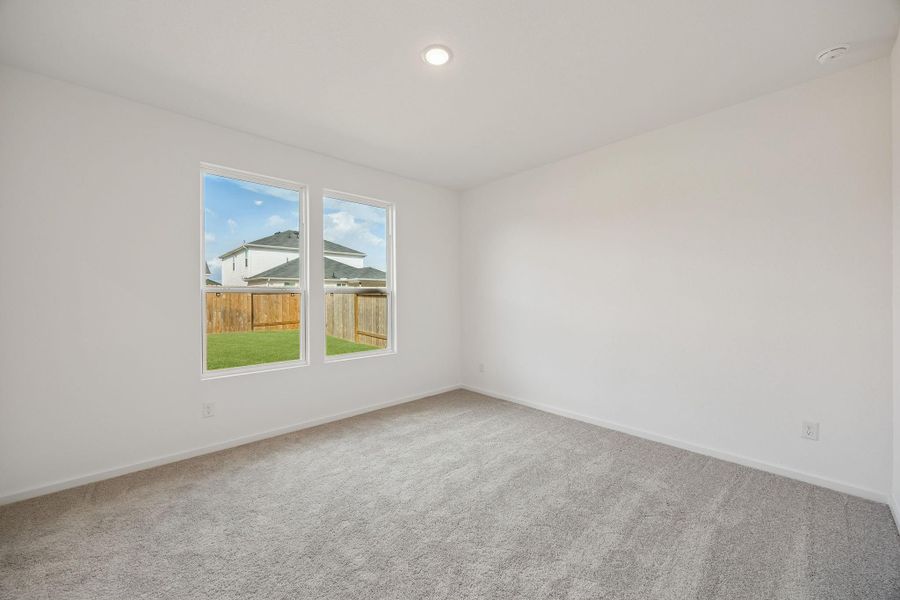 Spacious, unfurnished interior of a new home in Stokesbury, Waller (Image 21).