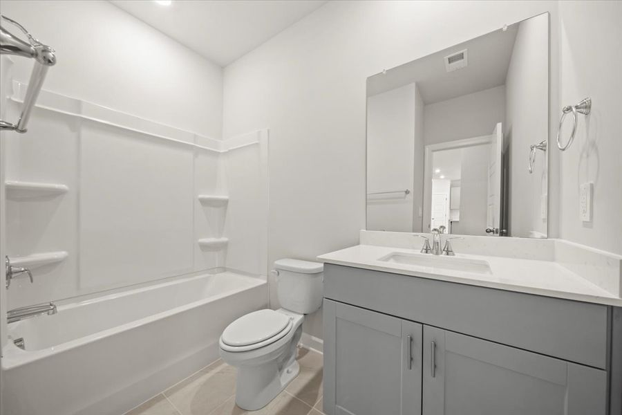 Furnished interior view inside a new home in Collier Ridge, Moore (Image 5).