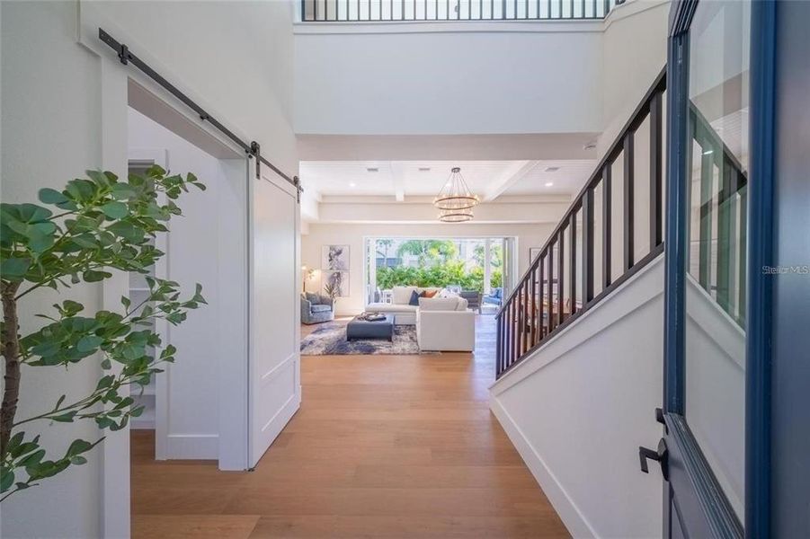 Spacious, unfurnished interior of a new home in , Sarasota (Image 21).