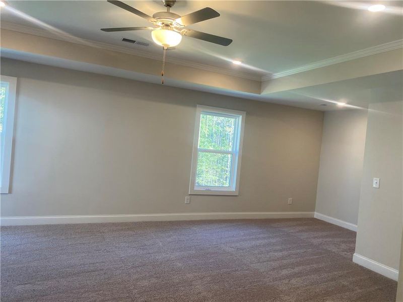 Spacious, unfurnished interior of a new home in , Dallas (Image 38).