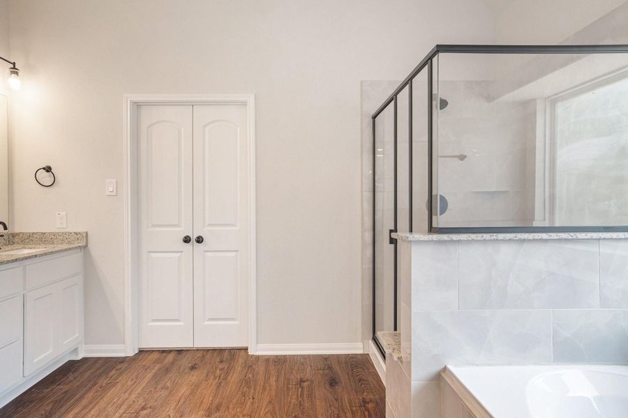 Furnished interior view inside a new home in Encino Estates, Dayton (Image 7).