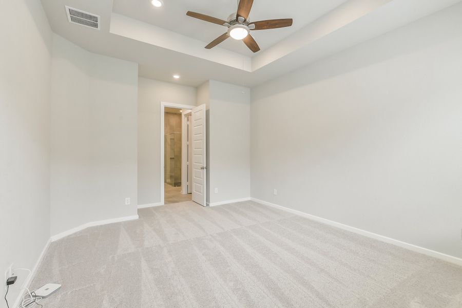 Spacious, unfurnished interior of a new home in Summer Place  35', Montgomery (Image 39).