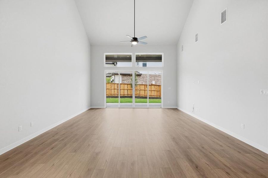 Spacious, unfurnished interior of a new home in Heritage, Dripping Springs (Image 36).