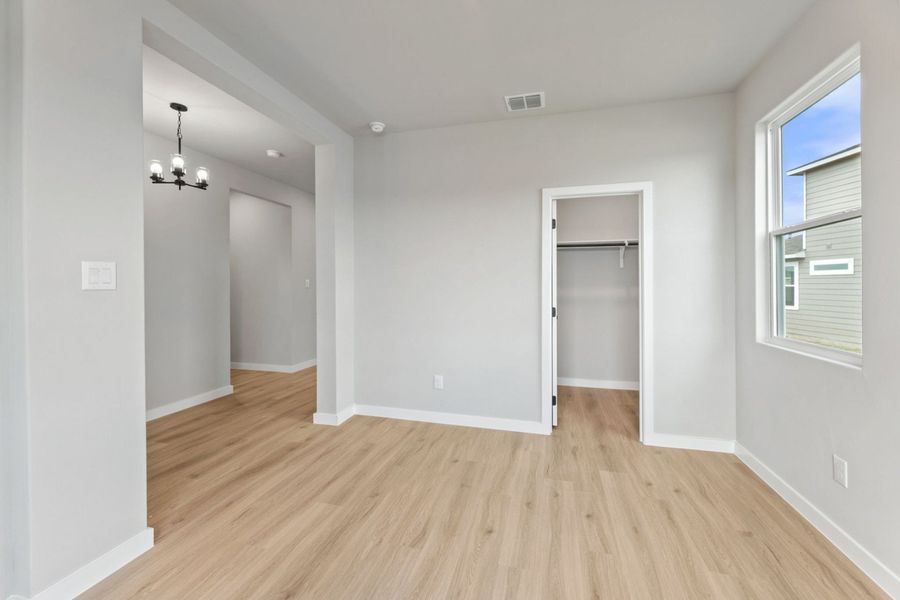 Spacious, unfurnished interior of a new home in Veranda Signature, San Antonio (Image 18).