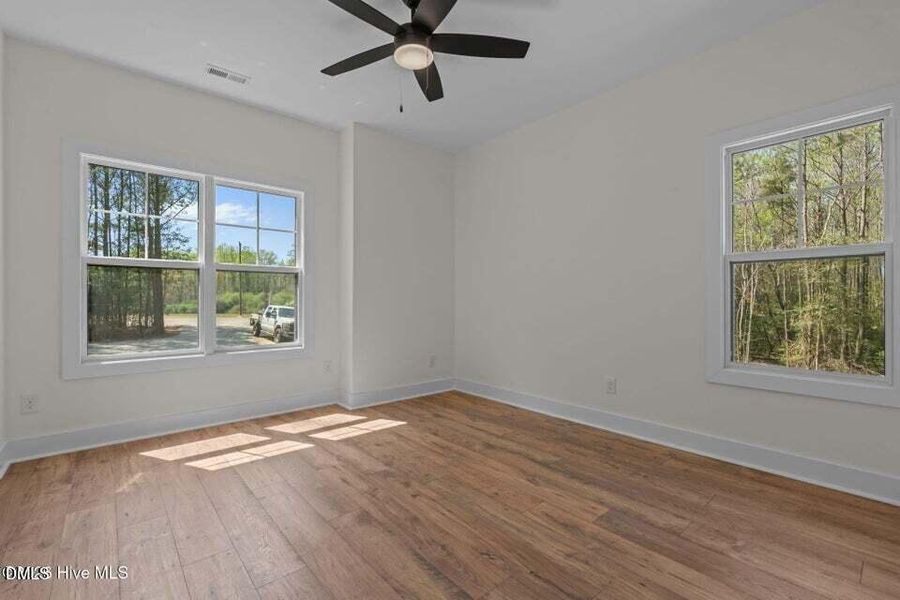 355 Shaw Rd 355 Shaw Rd