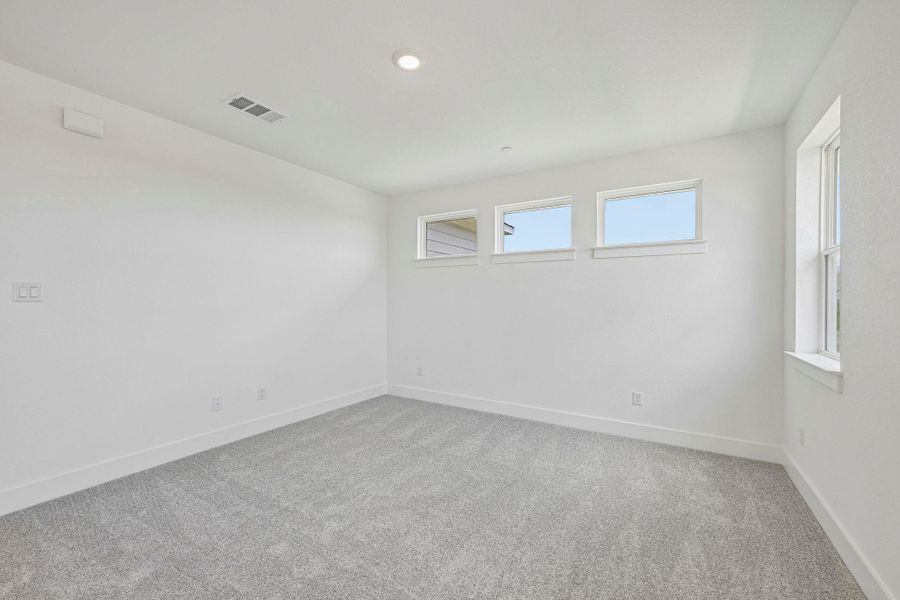 Spacious, unfurnished interior of a new home in Avery Centre, Round Rock (Image 21).