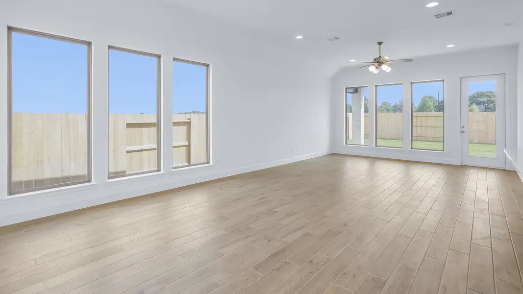 Spacious, unfurnished interior of a new home in Everly, Hockley (Image 14).