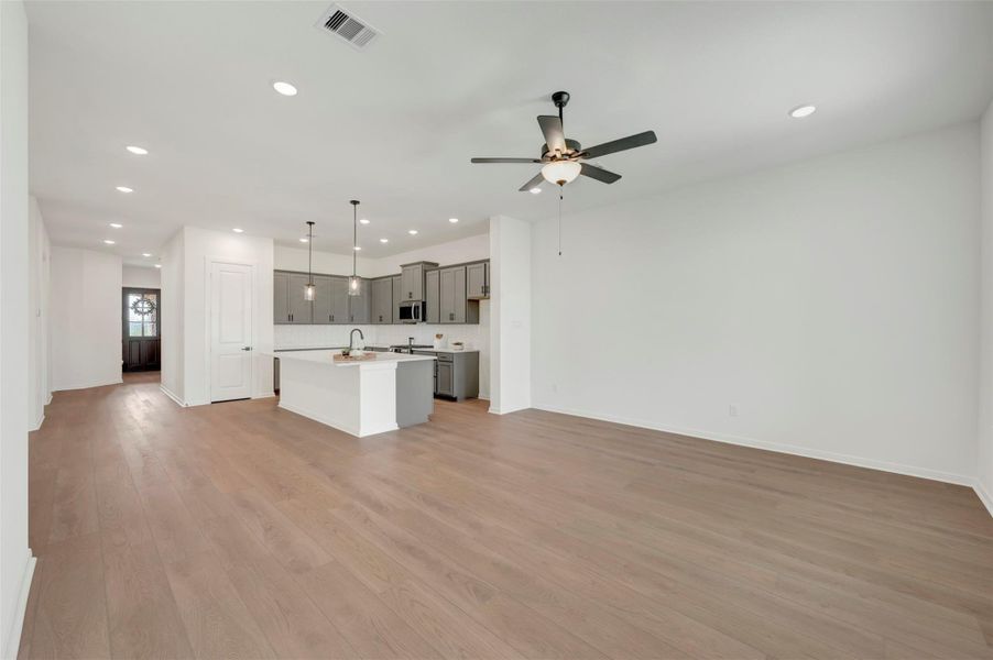Spacious, unfurnished interior of a new home in Jordan Ranch - Terrace Collection, Fulshear (Image 41).