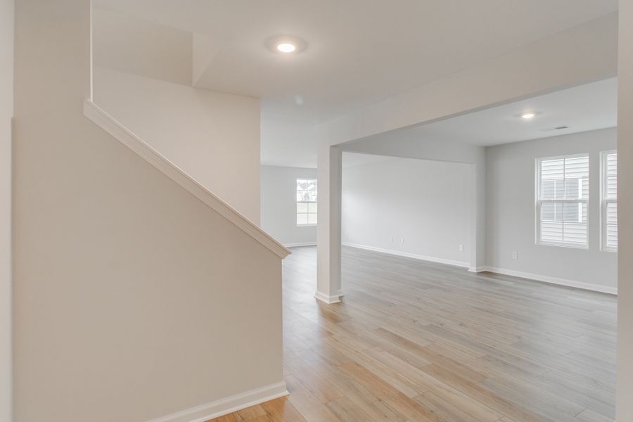 Spacious, unfurnished interior of a new home in Ellington, Elgin (Image 14).