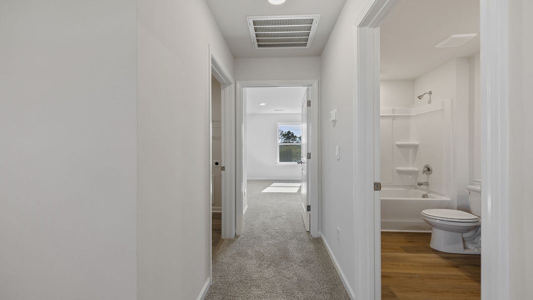 Spacious, unfurnished interior of a new home in Cloverdale Hills, Piedmont (Image 24).