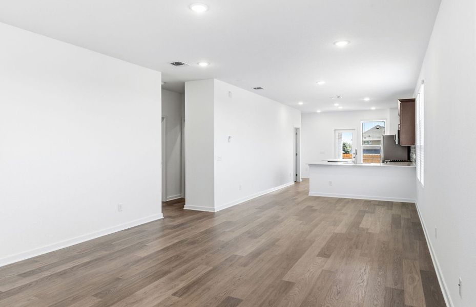 Spacious, unfurnished interior of a new home in Crosswinds, Kyle (Image 17). Spacious, unfurnished interior of a new home in Crosswinds, Kyle (Image 17).