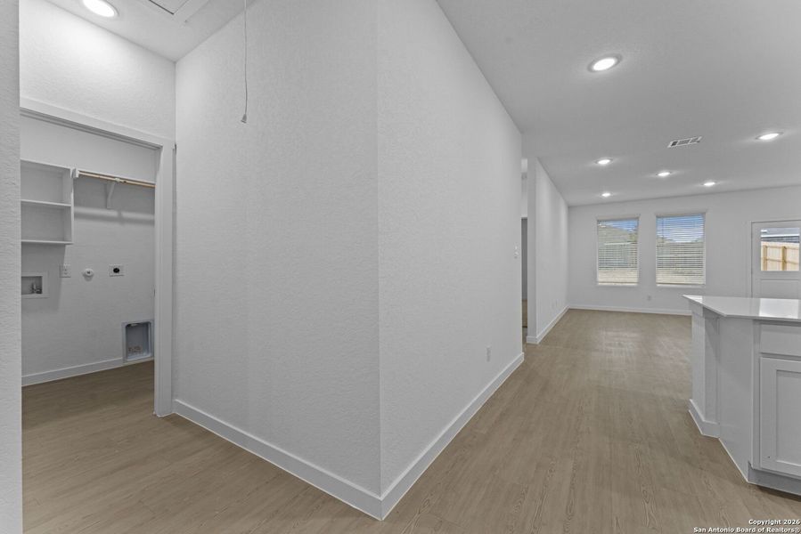 Spacious, unfurnished interior of a new home in Parkside: Coastline Collection, New Braunfels (Image 11).