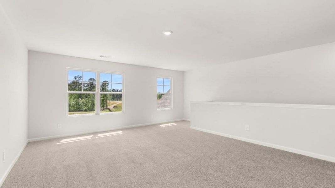Spacious, unfurnished interior of a new home in Fairway 17 at Mirror Lake, Villa Rica (Image 21).