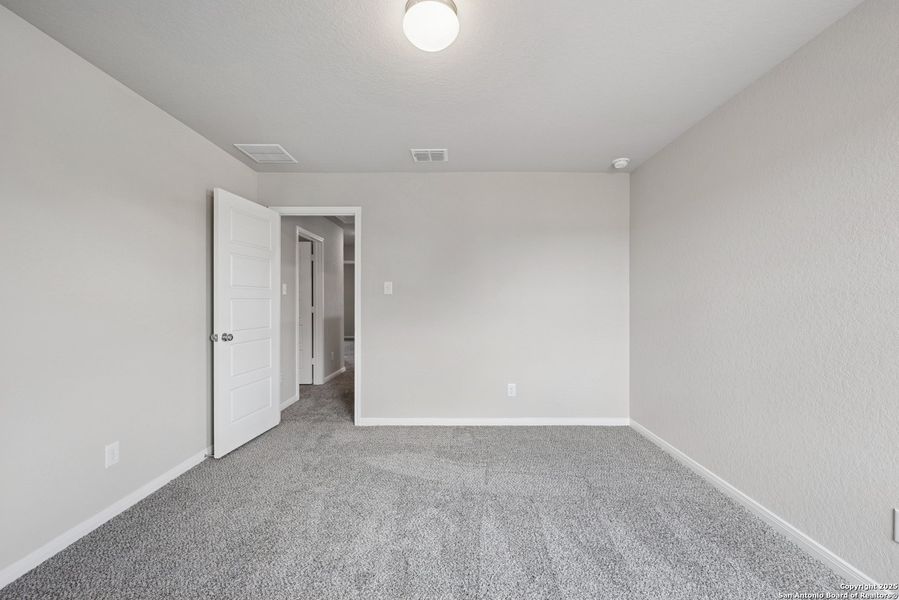 Spacious, unfurnished interior of a new home in Jordan's Ranch, San Antonio (Image 21). Spacious, unfurnished interior of a new home in Jordan's Ranch, San Antonio (Image 21).
