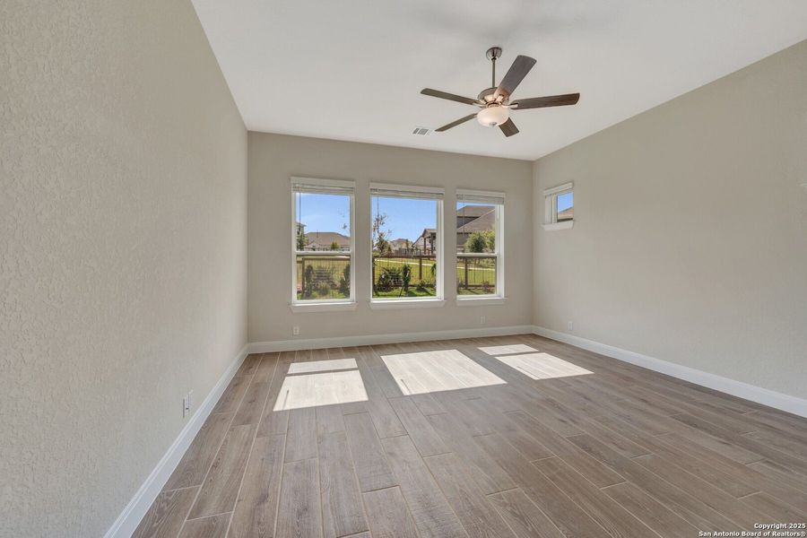 Spacious, unfurnished interior of a new home in The Crossvine 55’, Schertz (Image 34).