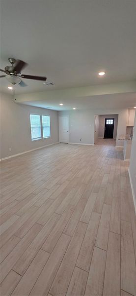 Spacious, unfurnished interior of a new home in Sunterra, Katy (Image 28). Spacious, unfurnished interior of a new home in Sunterra, Katy (Image 28).