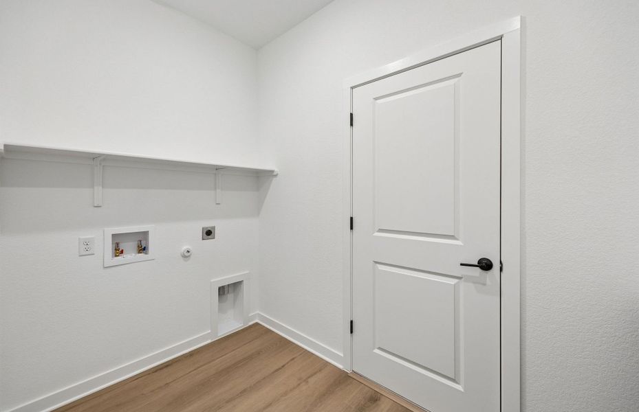 Spacious, unfurnished interior of a new home in Sun City Texas, Georgetown (Image 29).