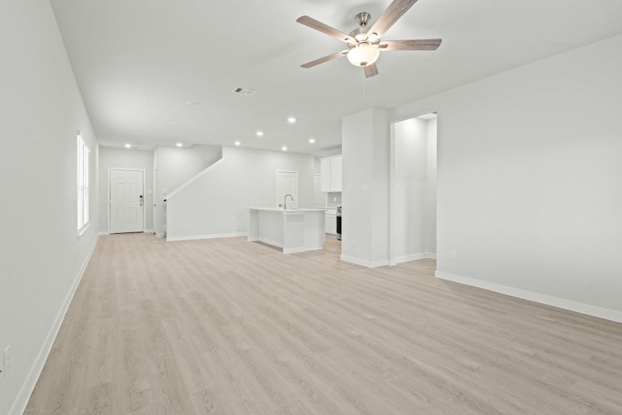 Spacious, unfurnished interior of a new home in Laurel Farms, Brookshire (Image 18).
