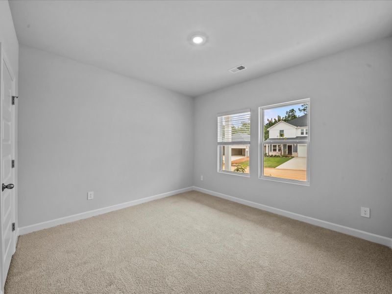 Spacious, unfurnished interior of a new home in Vickery Station, Woodruff (Image 13).