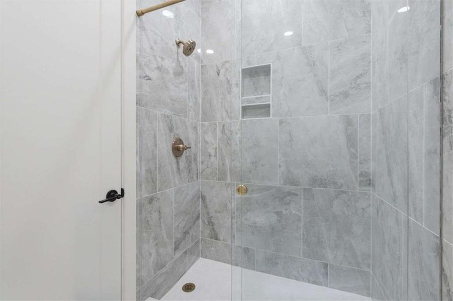 Close-up of interior finishes inside a home in , Carrollton (Image 24).