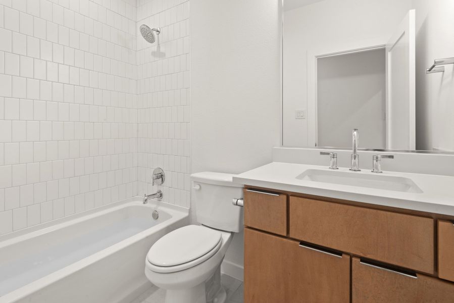 Furnished interior view inside a new home in , Dallas (Image 34).