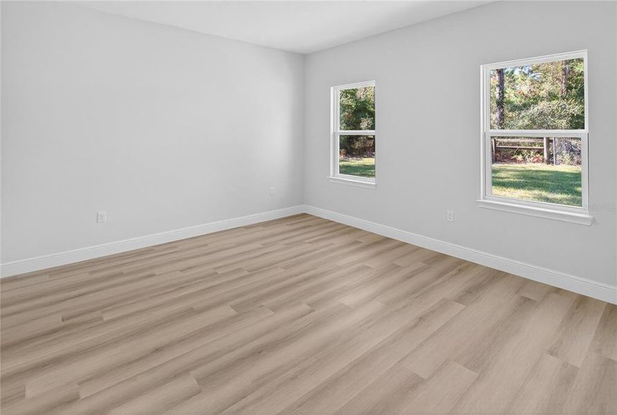 Spacious, unfurnished interior of a new home in , Dunnellon (Image 25).