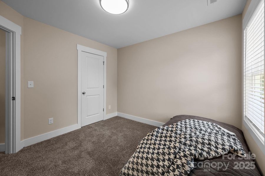 Spacious, unfurnished interior of a new home in , Fort Mill (Image 19).
