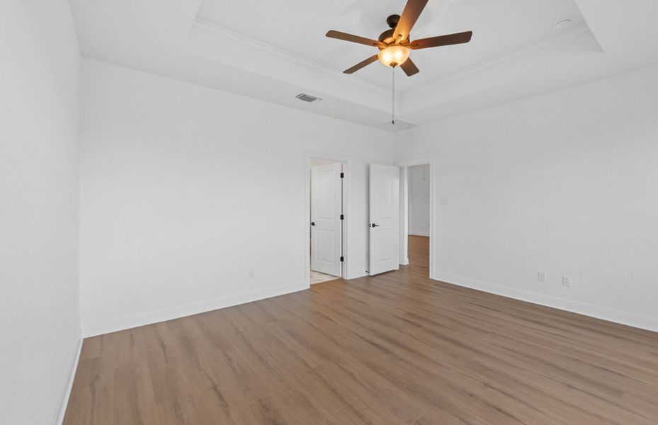 Spacious, unfurnished interior of a new home in Horizon Lake, Leander (Image 46).