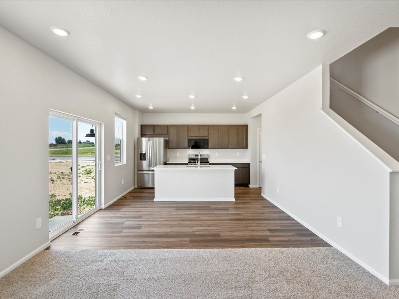 Spacious, unfurnished interior of a new home in Lake Bluff, Greeley (Image 7).