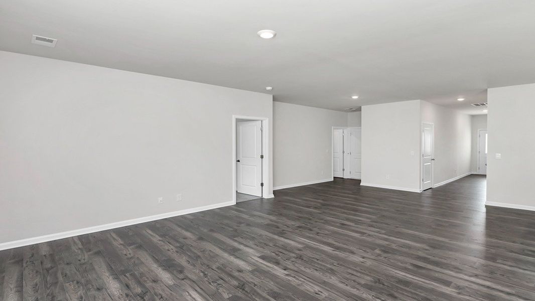 Spacious, unfurnished interior of a new home in Sease's Pond, Gilbert (Image 16).